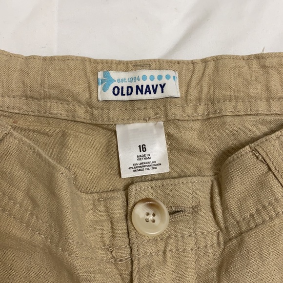 Old Navy beige linen shorts - Picture 3 of 4